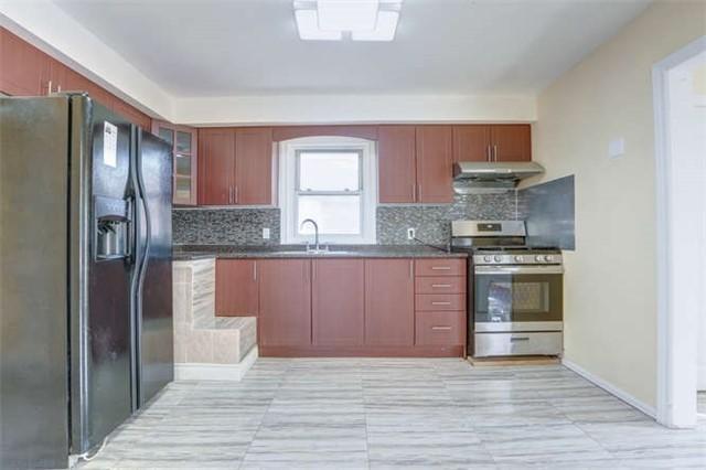765 Markham Rd, House detached with 3 bedrooms, 4 bathrooms and 6 parking in Toronto ON | Image 5