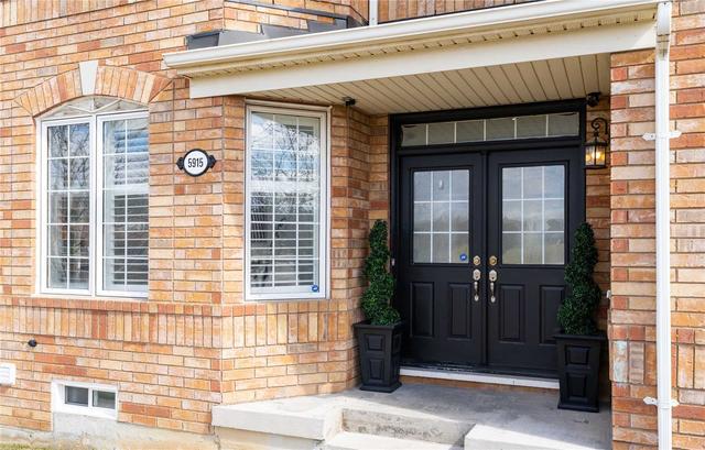 5915 Whitehorn Ave, House semidetached with 4 bedrooms, 4 bathrooms and 4 parking in Mississauga ON | Image 23