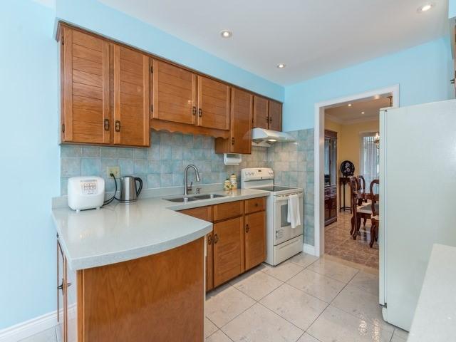 134 Mccabe Cres, House detached with 3 bedrooms, 3 bathrooms and 4 parking in Vaughan ON | Image 5