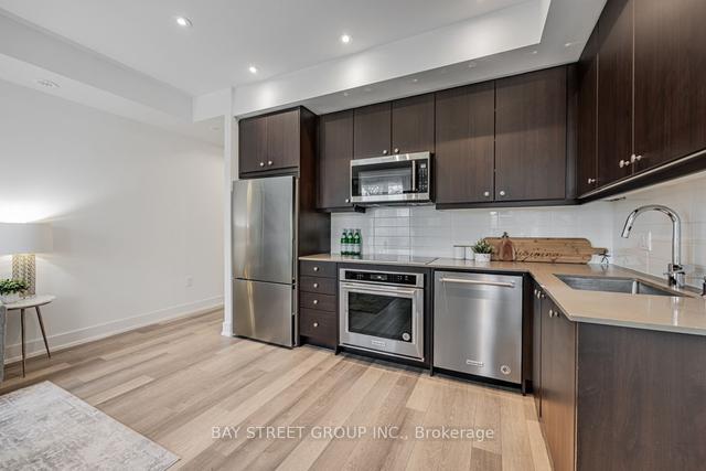 9 - 52 Holmes Ave, Townhouse with 2 bedrooms, 2 bathrooms and 1 parking in Toronto ON | Image 4