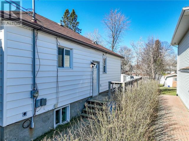 657 Churchill Avenue, House detached with 4 bedrooms, 2 bathrooms and null parking in Greater Sudbury ON | Image 7