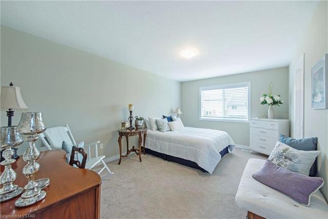 153 - 1061 Eagletrace Drive, House attached with 3 bedrooms, 3 bathrooms and 3 parking in London ON | Image 19