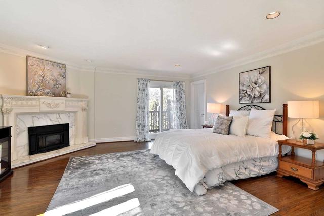1717 Chesbro Crt, House detached with 6 bedrooms, 6 bathrooms and 6 parking in Mississauga ON | Image 6