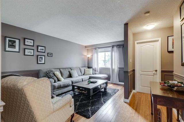 9 - 386 Highland Rd W, Townhouse with 3 bedrooms, 2 bathrooms and 1 parking in Hamilton ON | Image 2