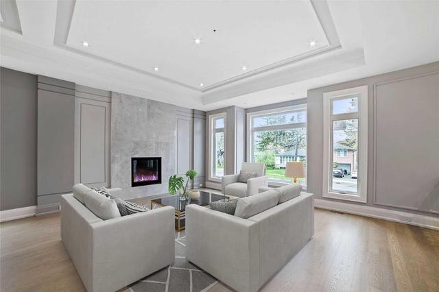100 Grantbrook St, House detached with 5 bedrooms, 6 bathrooms and 4 parking in Toronto ON | Image 2