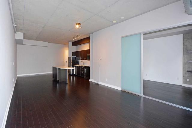 209 - 60 Bathurst St, Condo with 1 bedrooms, 1 bathrooms and 1 parking in Toronto ON | Image 13