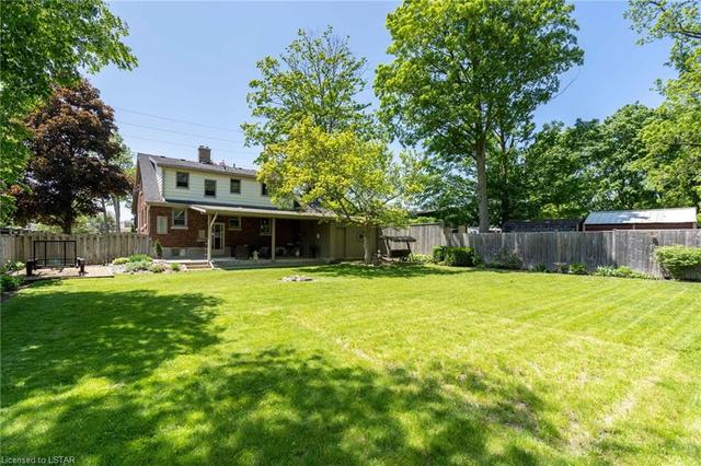 19 Head Street N, House detached with 4 bedrooms, 2 bathrooms and null parking in Strathroy Caradoc ON | Image 24