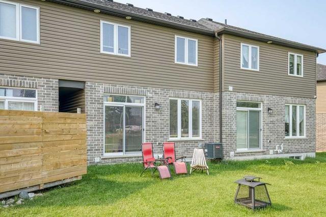 188 Links Cres, House attached with 3 bedrooms, 3 bathrooms and 3 parking in Woodstock ON | Image 6