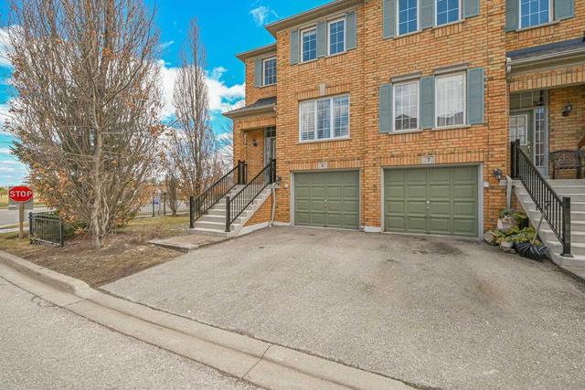 6 - 5530 Glen Erin Dr, Townhouse with 3 bedrooms, 3 bathrooms and 2 parking in Mississauga ON | Image 12