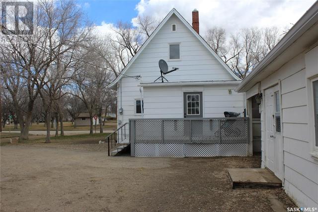 393 4th Street W, House detached with 2 bedrooms, 1 bathrooms and null parking in Shaunavon SK | Image 20