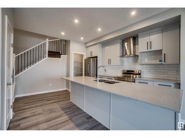 3532 6 Av Sw Sw, House detached with 3 bedrooms, 2 bathrooms and null parking in Edmonton AB | Image 7
