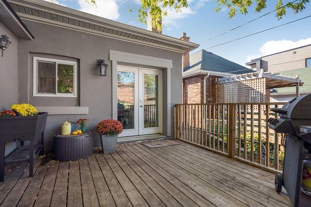 8 Villa Rd, House semidetached with 1 bedrooms, 1 bathrooms and 4 parking in Toronto ON | Image 11