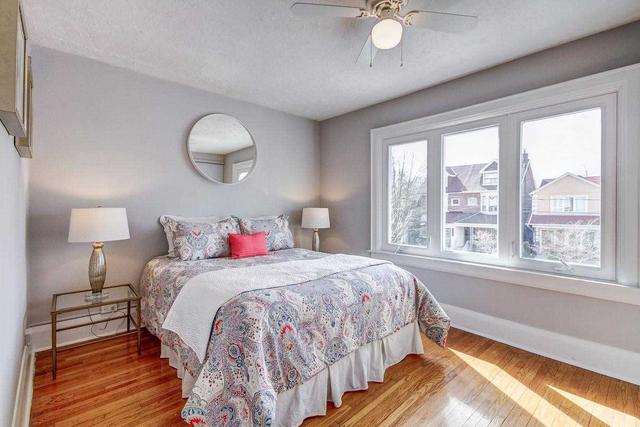 129 Dewhurst Blvd, House semidetached with 3 bedrooms, 2 bathrooms and 5 parking in Toronto ON | Image 7