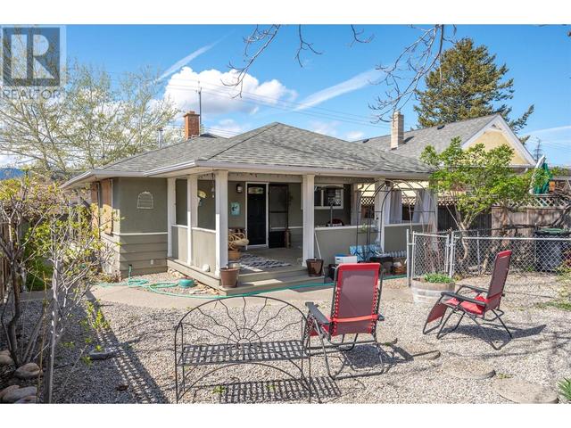 1298 Government Street, House detached with 3 bedrooms, 1 bathrooms and 1 parking in Penticton BC | Image 41