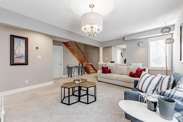 2376 Nichols Dr, House semidetached with 3 bedrooms, 3 bathrooms and 3 parking in Oakville ON | Image 15