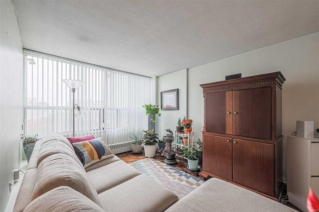 1212 - 5 Vicora Linkway, Condo with 2 bedrooms, 1 bathrooms and 1 parking in Toronto ON | Image 6