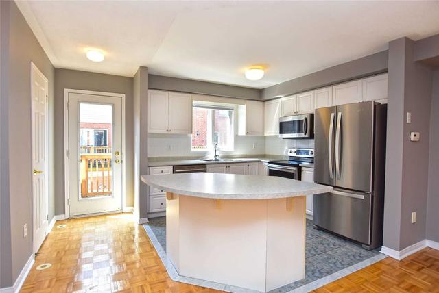 02 - 129 Tenth St, Townhouse with 3 bedrooms, 2 bathrooms and 2 parking in Toronto ON | Image 18