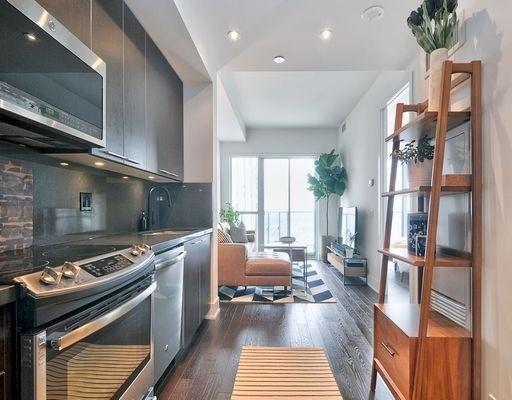 Lph06 - 10 Park Lawn Rd, Condo with 1 bedrooms, 1 bathrooms and 1 parking in Toronto ON | Image 3
