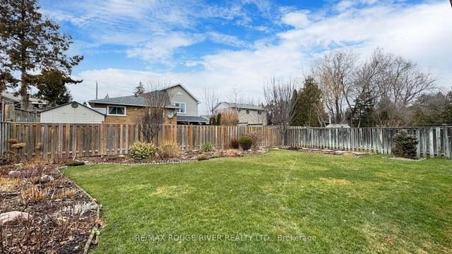 6 Lisburn Cres, House detached with 3 bedrooms, 2 bathrooms and 5 parking in Toronto ON | Image 32