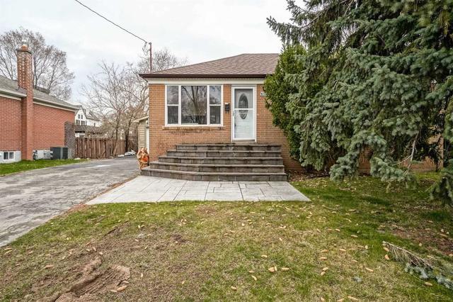 1024 Pinegrove Rd, House detached with 2 bedrooms, 2 bathrooms and 8 parking in Oakville ON | Image 1