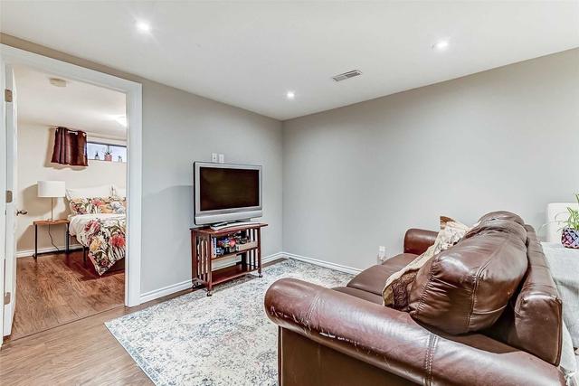 2592 Sherhill Dr S, House semidetached with 3 bedrooms, 4 bathrooms and 6 parking in Mississauga ON | Image 10