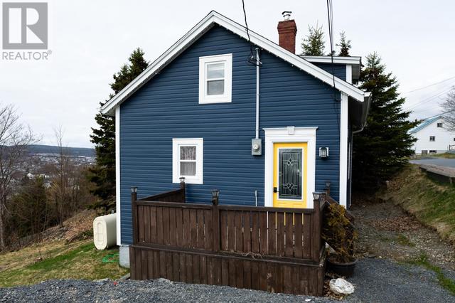 32 Longs Hill, House detached with 2 bedrooms, 1 bathrooms and null parking in Carbonear NL | Image 2