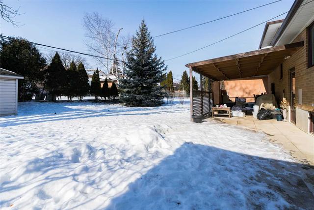 81 Sabrina Dr, House detached with 4 bedrooms, 2 bathrooms and 5 parking in Toronto ON | Image 22