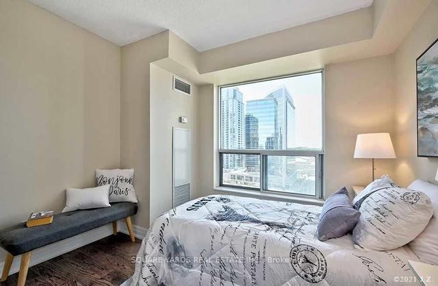 1515 - 188 Doris Ave, Condo with 2 bedrooms, 2 bathrooms and 1 parking in Toronto ON | Image 15
