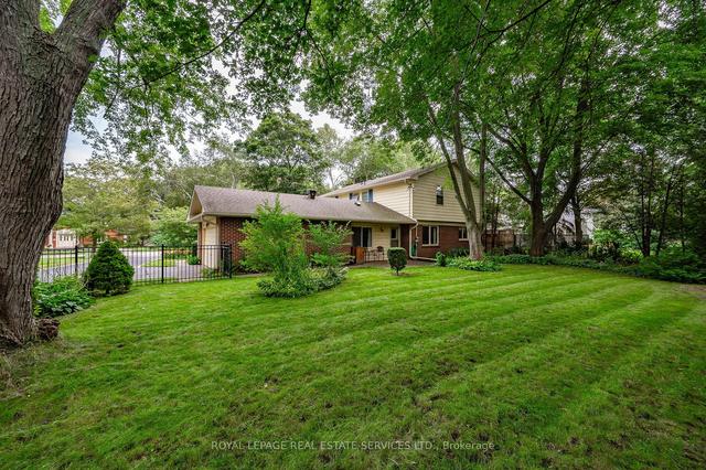 246 Cairncroft Rd, House detached with 4 bedrooms, 3 bathrooms and 8 parking in Oakville ON | Image 23