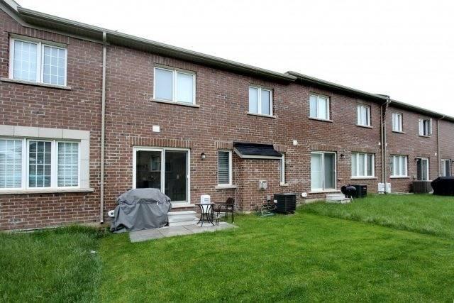 52 Hatt Crt, House attached with 3 bedrooms, 3 bathrooms and 1 parking in Milton ON | Image 14