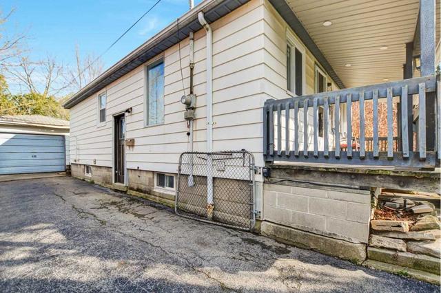 239 West 18th St, House detached with 3 bedrooms, 2 bathrooms and 2 parking in Hamilton ON | Image 8