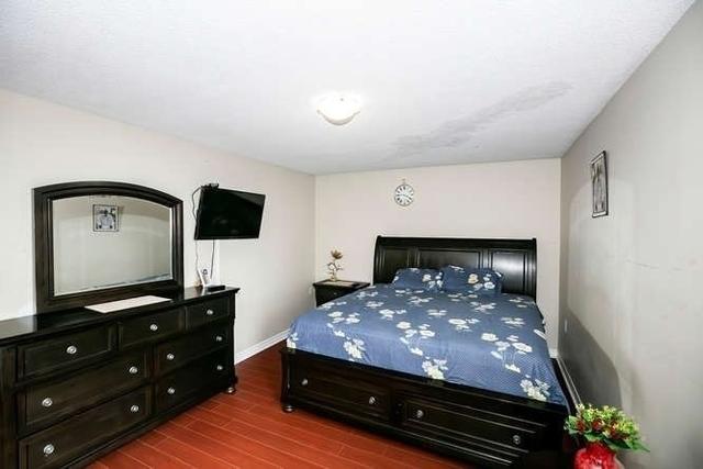 2302 - 18 Kinghtsbridge Rd, Condo with 3 bedrooms, 2 bathrooms and 1 parking in Brampton ON | Image 8