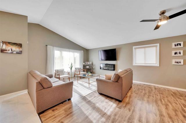 2828 Robillard Cres, House detached with 2 bedrooms, 2 bathrooms and 3 parking in Windsor ON | Image 20