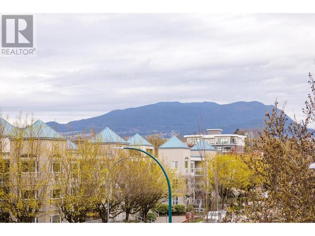 305 - 2268 Shaughnessy Street, Condo with 2 bedrooms, 2 bathrooms and 1 parking in Port Coquitlam BC | Image 10
