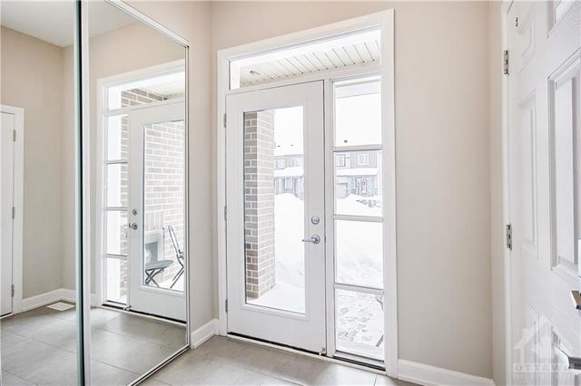 66 Damselfish Walk, Townhouse with 3 bedrooms, 3 bathrooms and 3 parking in Ottawa ON | Image 4