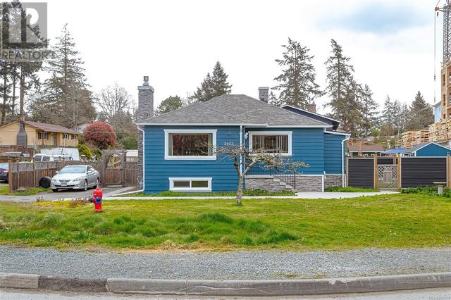 2623 Millstream Rd, House detached with 4 bedrooms, 1 bathrooms and 2 parking in Langford BC | Image 2