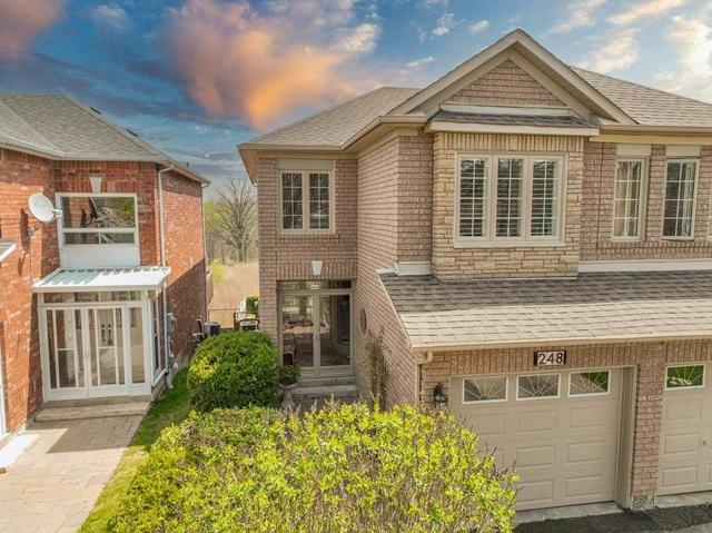 248 Pinnacle Tr, House semidetached with 3 bedrooms, 3 bathrooms and 3 parking in Aurora ON | Image 1