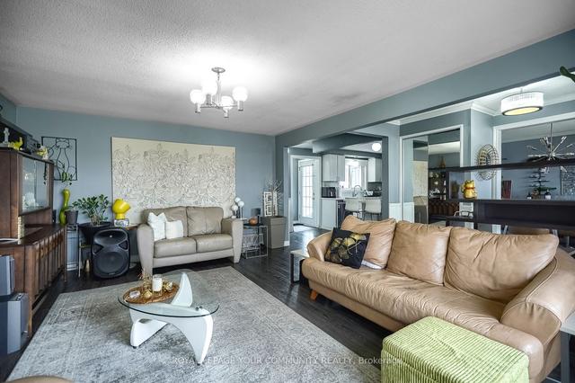 81 Harland Cres, House detached with 3 bedrooms, 2 bathrooms and 5 parking in Ajax ON | Image 2