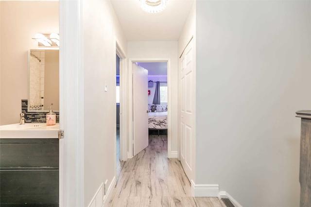 6 - 1020 Central Park Dr, Townhouse with 3 bedrooms, 2 bathrooms and 1 parking in Brampton ON | Image 9
