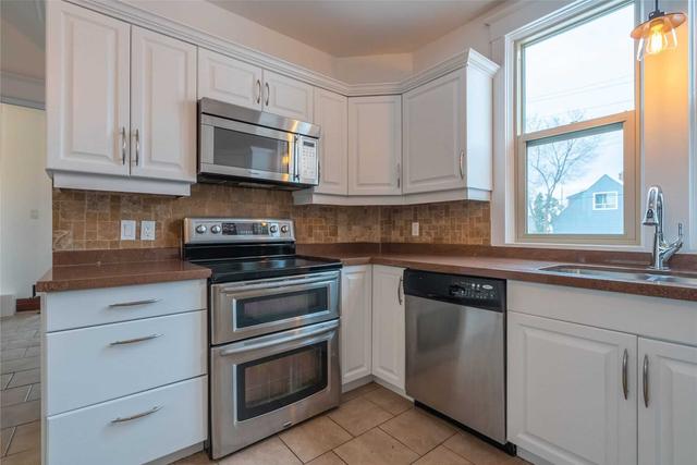 24 Penetang St, House detached with 3 bedrooms, 2 bathrooms and 4 parking in Barrie ON | Image 6