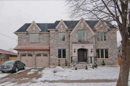 112 Centre Ave, House detached with 5 bedrooms, 7 bathrooms and 2 parking in Toronto ON | Image 1
