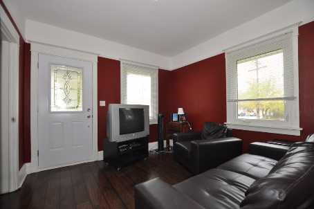 34 Peter St N, House detached with 2 bedrooms, 2 bathrooms and 1 parking in Mississauga ON | Image 4