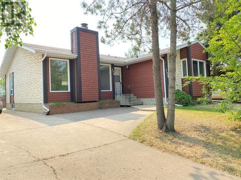 173 Ross Haven Drive, House detached with 5 bedrooms, 3 bathrooms and 4 parking in Wood Buffalo AB | Card Image