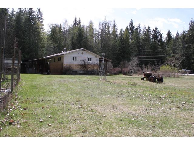 226 Burton Main Road, House detached with 3 bedrooms, 2 bathrooms and null parking in Central Kootenay K BC | Image 32