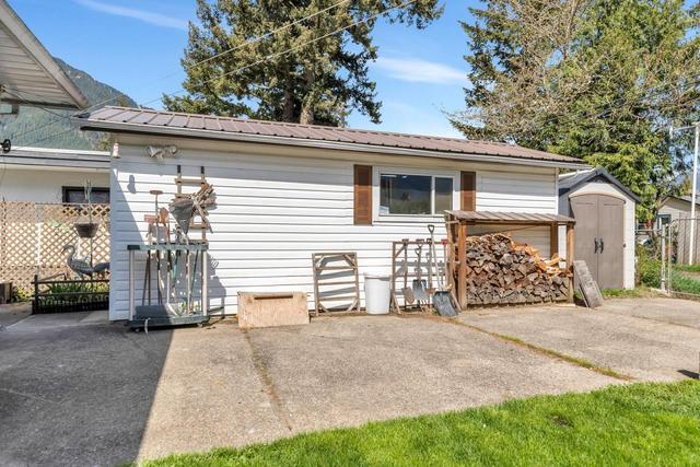 477 3rd Avenue, House detached with 3 bedrooms, 2 bathrooms and null parking in Hope BC | Image 38