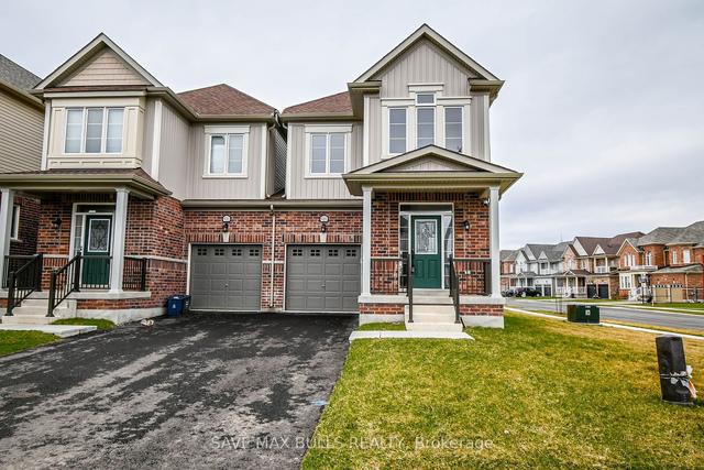 9201 Griffon St, House attached with 3 bedrooms, 3 bathrooms and 4 parking in Niagara Falls ON | Image 1