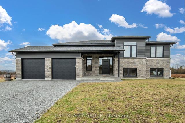 35 County Rd 29, House detached with 4 bedrooms, 3 bathrooms and 6 parking in Prince Edward County ON | Image 1