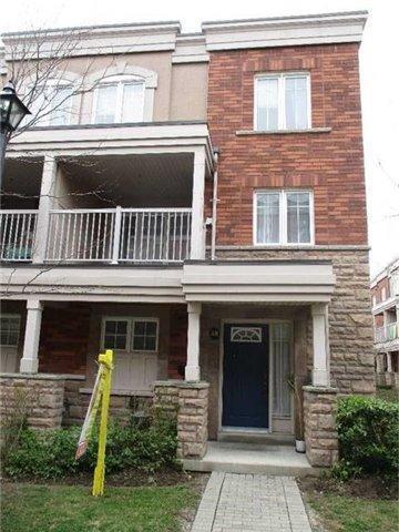 365 Murray Ross Pkwy, Townhouse with 3 bedrooms, 2 bathrooms and 2 parking in Toronto ON | Image 1