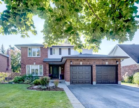 605 Sandringham Dr, House detached with 4 bedrooms, 4 bathrooms and 3 parking in Waterloo ON | Card Image