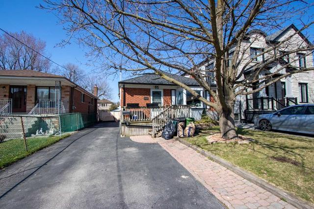 32 Phillip Ave, House detached with 3 bedrooms, 2 bathrooms and 4 parking in Toronto ON | Image 25